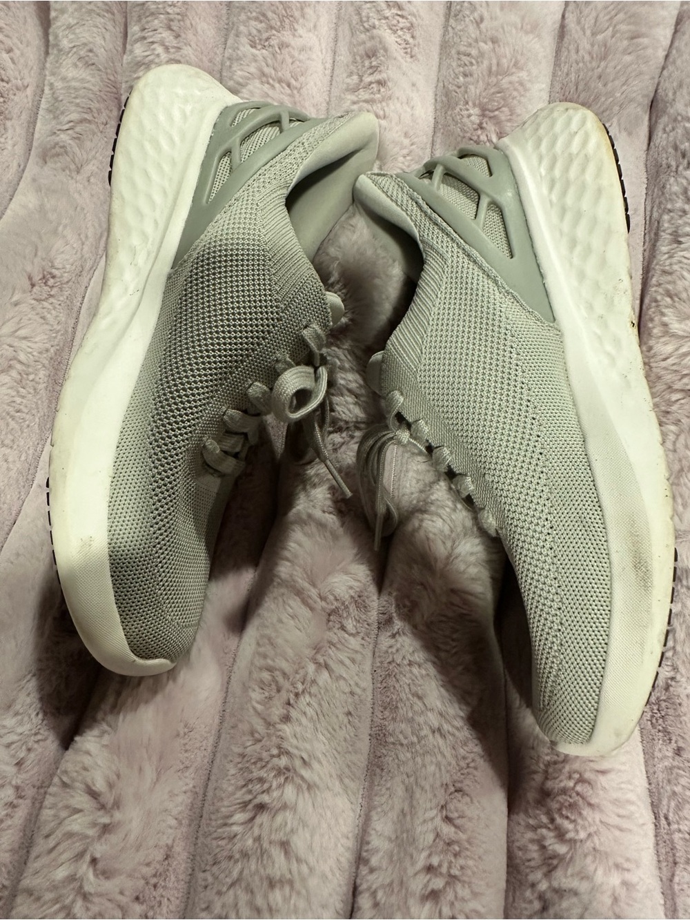 KIZIK 8.5 WIDE Women’s Light Gray Slip-On Knit Sneakers - Picture 10 of 13